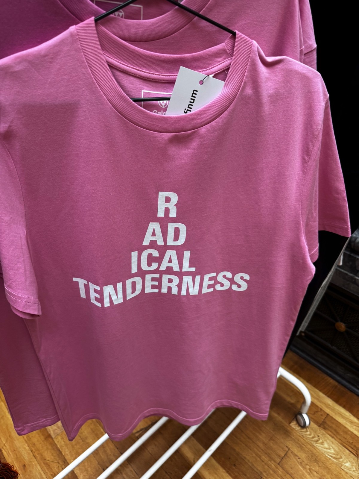 Růžové tričko Radical Tenderness